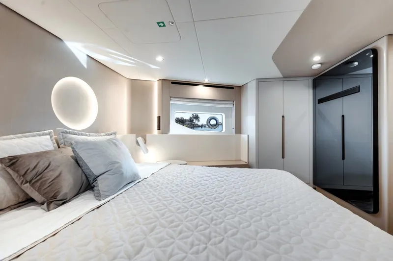 Slide: The Image of Azimut 68 2023 - 42