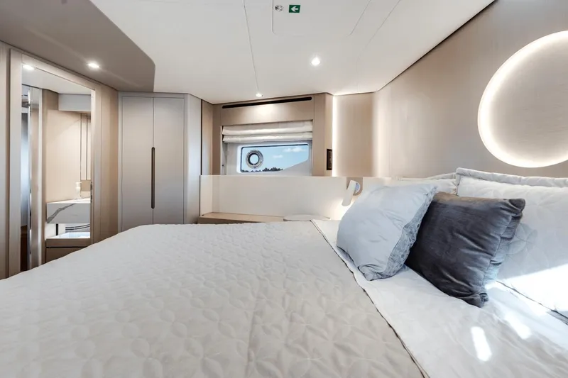 Slide: The Image of Azimut 68 2023 - 43