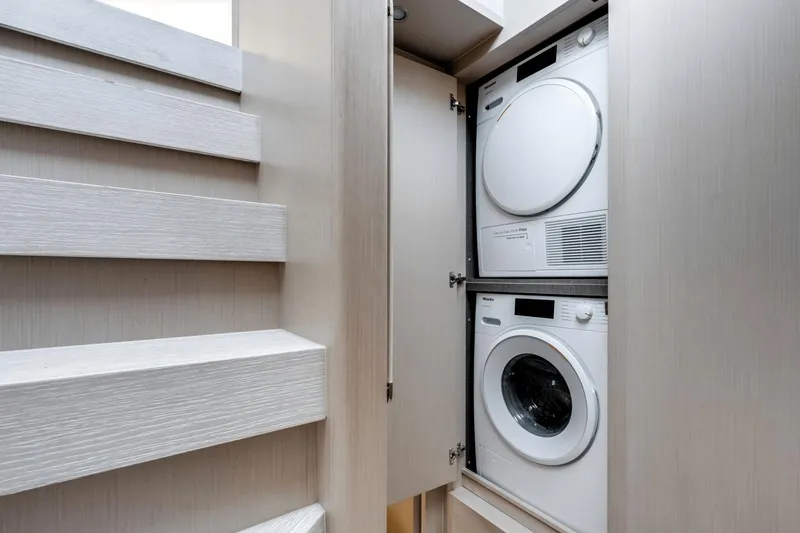 Slide: The Image of Azimut 68 2023 - 48