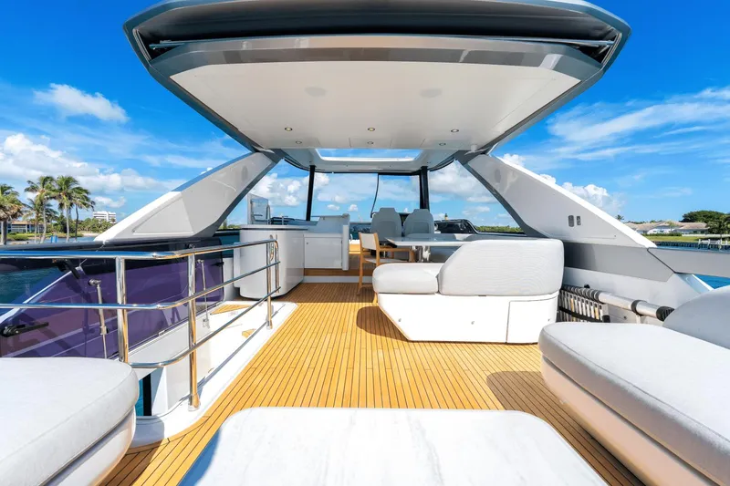 Slide: The Image of Azimut 68 2023 - 49