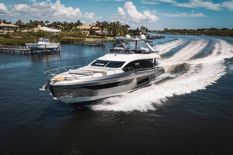 Slide: The Image of Azimut 68 2023 - 6