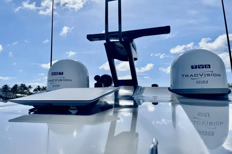 Slide: The Image of Azimut 68 2023 - 73