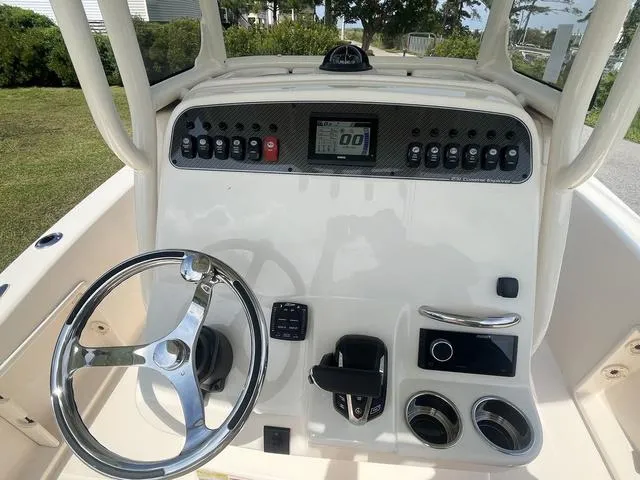 Slide: The Image of Grady-White 231 Coastal Explorer 2025 - 9