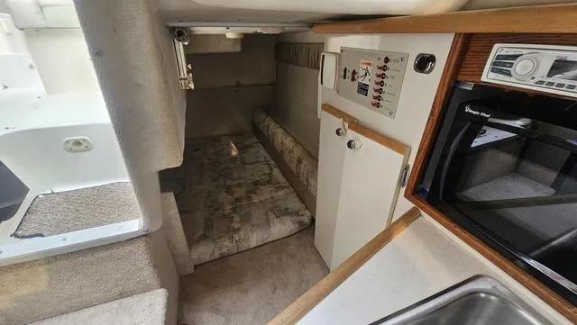 Slide: The Image of Bayliner 2655 Ciera 1998 - 17