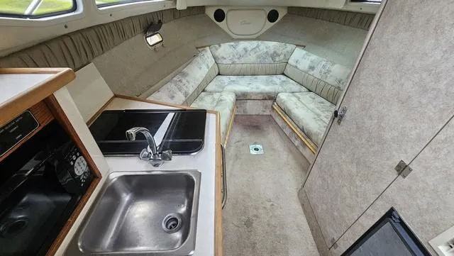 Slide: The Image of Bayliner 2655 Ciera 1998 - 12