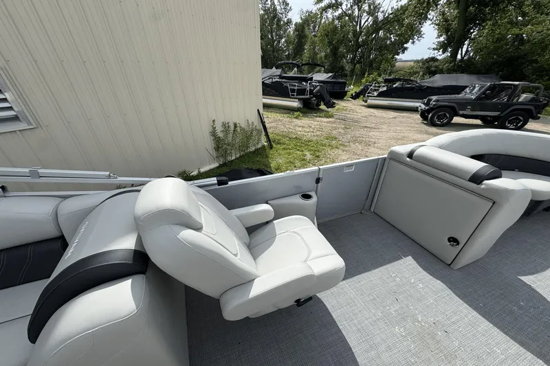 Slide: The Image of Sylvan 8522 Mirage Cruise 2025 - 15