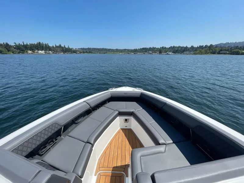 Slide: The Image of Cobalt R33 Surf 2025 - 18