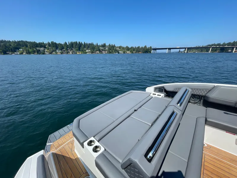 Slide: The Image of Cobalt R33 Surf 2025 - 22