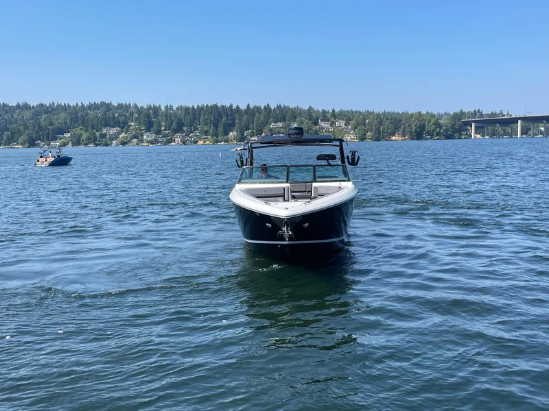 Slide: The Image of Cobalt R33 Surf 2025 - 3