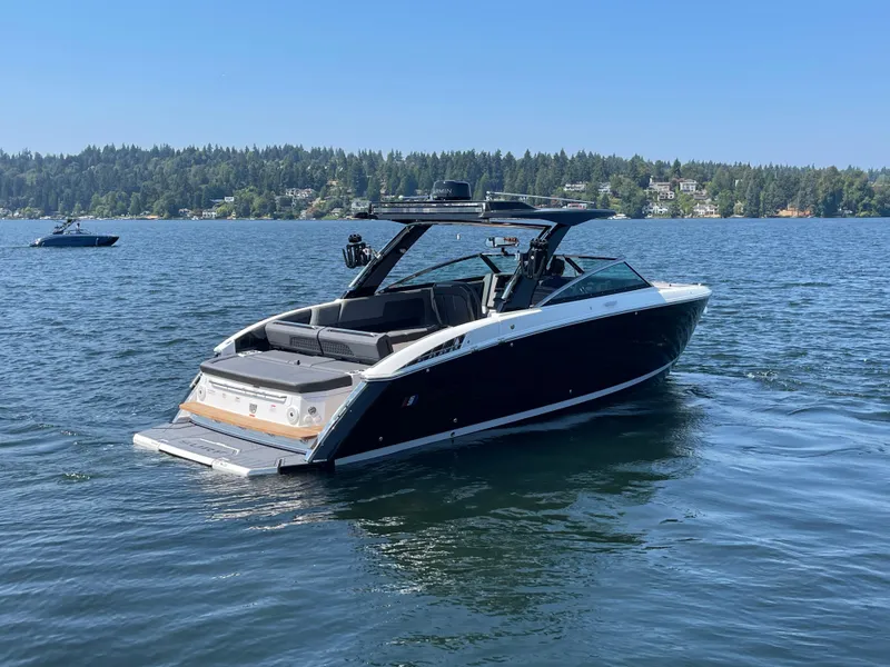 Slide: The Image of Cobalt R33 Surf 2025 - 6