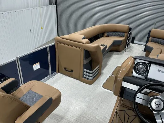 Slide: The Image of Harris Grand Mariner 250 SLDH 2025 - 16