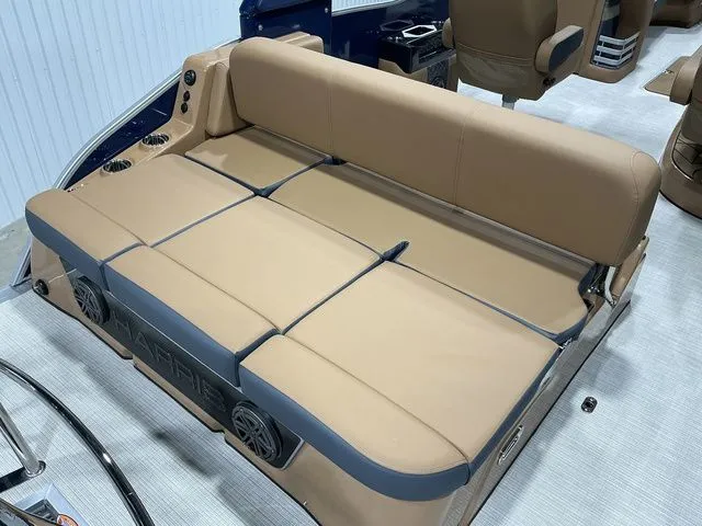 Slide: The Image of Harris Grand Mariner 250 SLDH 2025 - 20