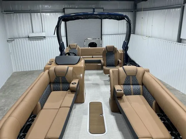 Slide: The Image of Harris Grand Mariner 250 SLDH 2025 - 3