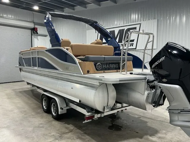 Slide: The Image of Harris Grand Mariner 250 SLDH 2025 - 4