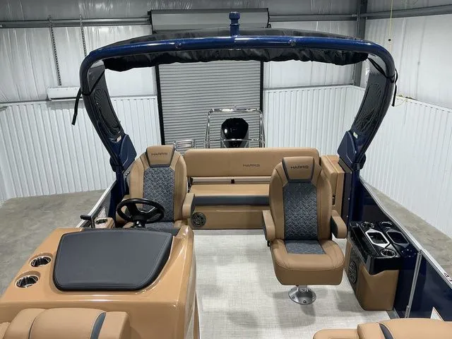 Slide: The Image of Harris Grand Mariner 250 SLDH 2025 - 7