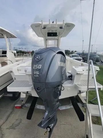 Slide: The Image of Parker Marine 2200 Center Console 2025 - 4