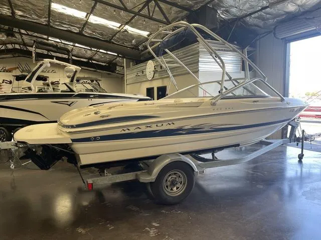 Slide: The Image of Maxum 1900 SR 2006 - 2