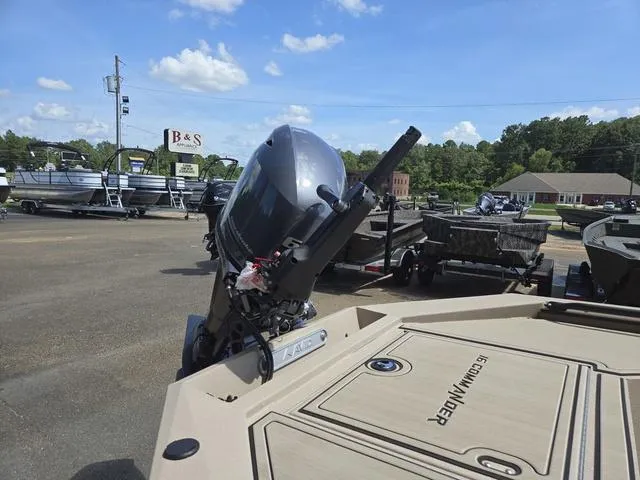 Slide: The Image of Avid 16 Commander 2025 - 11