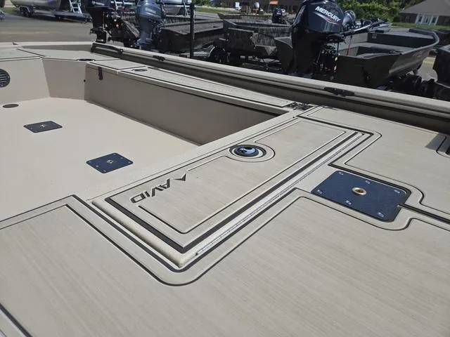 Slide: The Image of Avid 16 Commander 2025 - 8