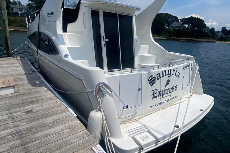 Slide: The Image of Carver 360 Mariner 2004 - 1