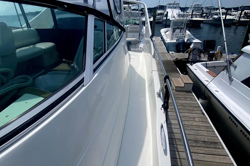 Slide: The Image of Carver 360 Mariner 2004 - 10