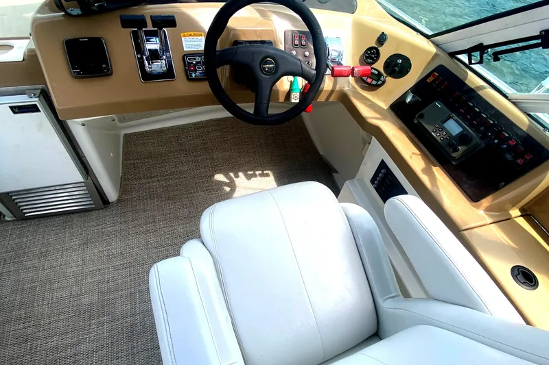 Slide: The Image of Carver 360 Mariner 2004 - 12