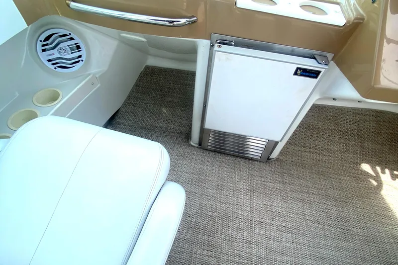 Slide: The Image of Carver 360 Mariner 2004 - 17