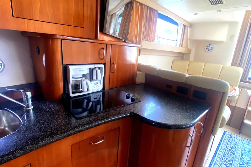 Slide: The Image of Carver 360 Mariner 2004 - 23