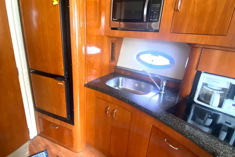 Slide: The Image of Carver 360 Mariner 2004 - 24