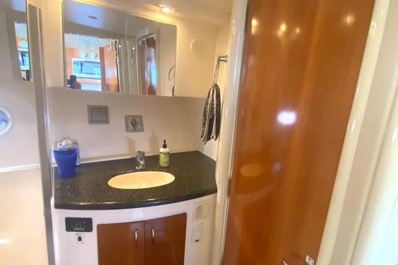 Slide: The Image of Carver 360 Mariner 2004 - 27