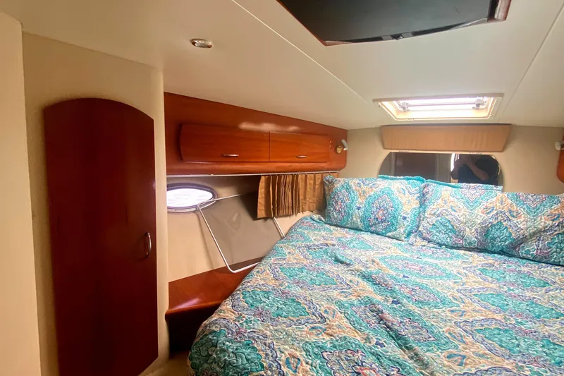 Slide: The Image of Carver 360 Mariner 2004 - 28