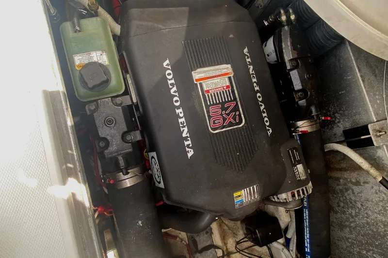 Slide: The Image of Carver 360 Mariner 2004 - 32