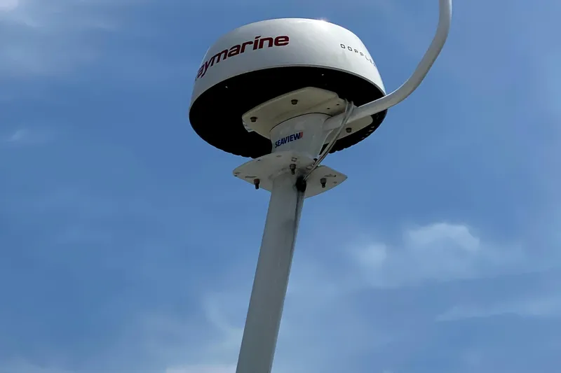 Slide: The Image of Carver 360 Mariner 2004 - 4