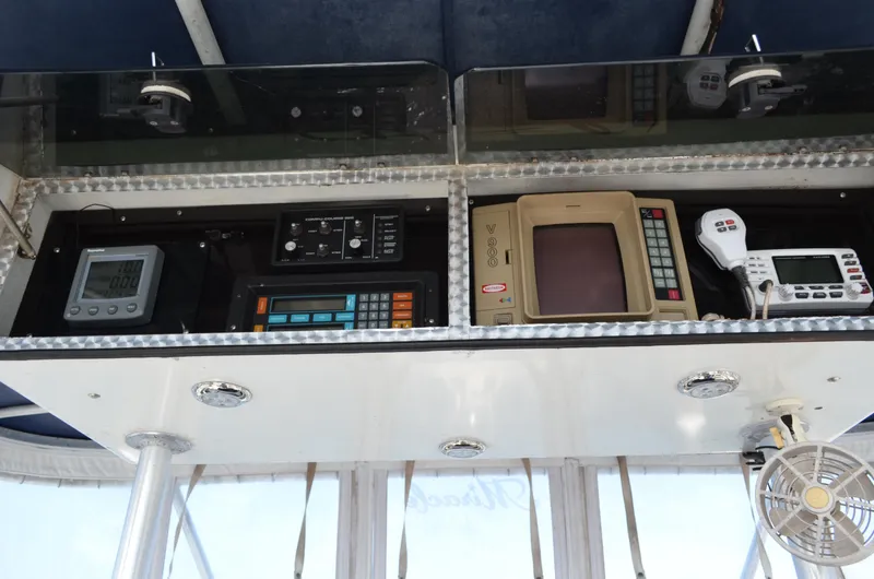 Slide: The Image of Trojan 11 Meter Convertible 1986 - 14