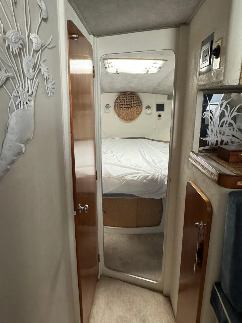 Slide: The Image of Trojan 11 Meter Convertible 1986 - 30