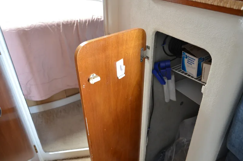 Slide: The Image of Trojan 11 Meter Convertible 1986 - 32