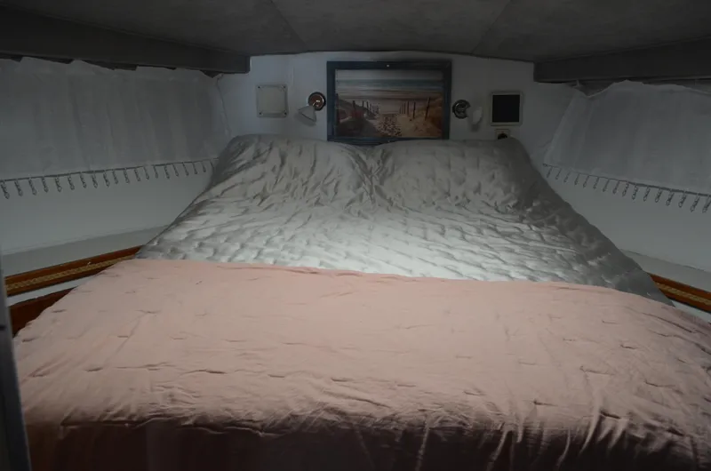 Slide: The Image of Trojan 11 Meter Convertible 1986 - 33