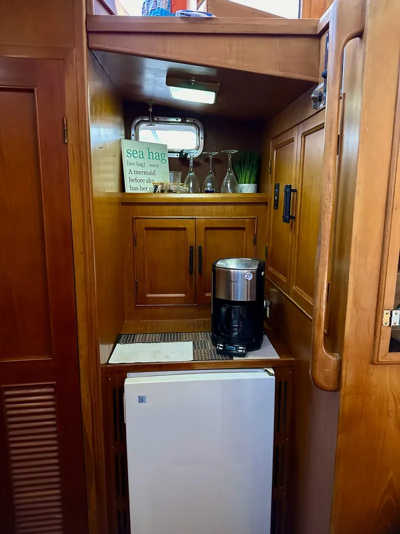 Slide: The Image of Sea Ranger 52 Cockpit MY 1986 - 17