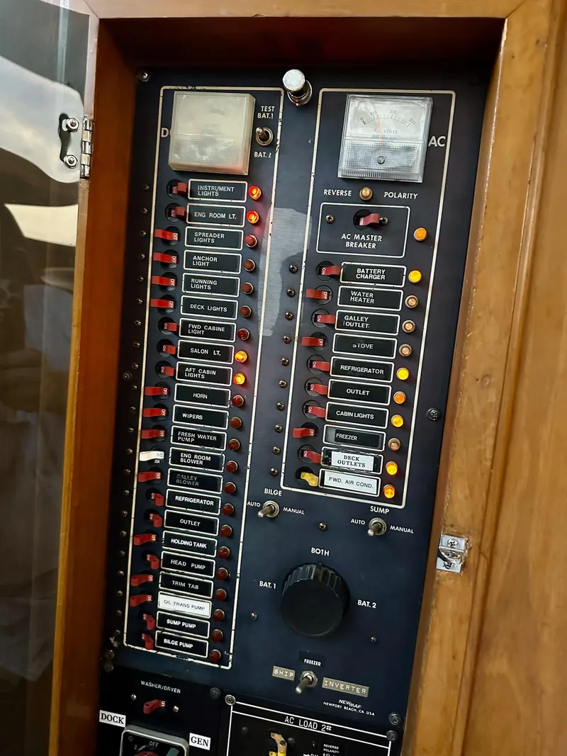 Slide: The Image of Sea Ranger 52 Cockpit MY 1986 - 18