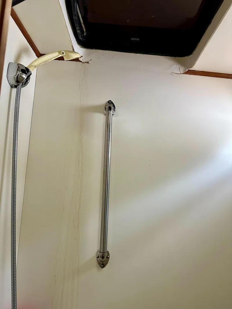 Slide: The Image of Sea Ranger 52 Cockpit MY 1986 - 19