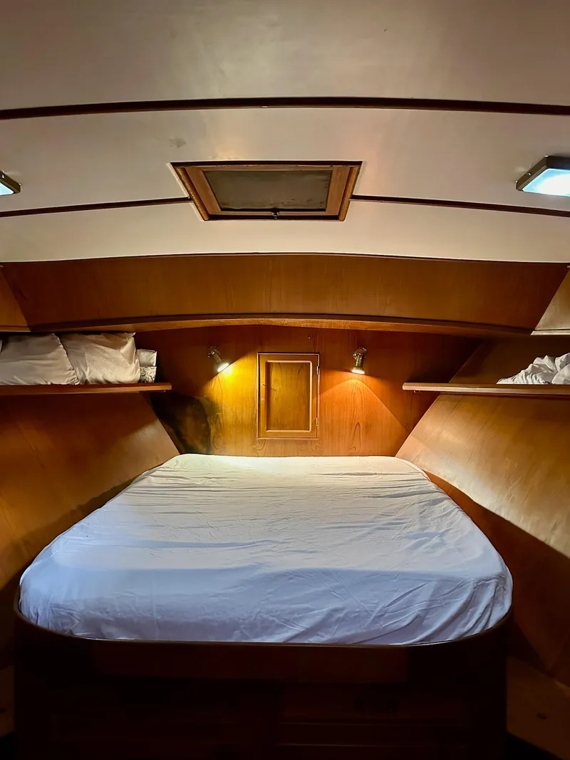 Slide: The Image of Sea Ranger 52 Cockpit MY 1986 - 21