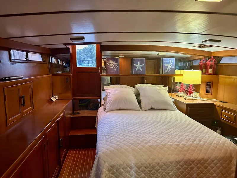 Slide: The Image of Sea Ranger 52 Cockpit MY 1986 - 27