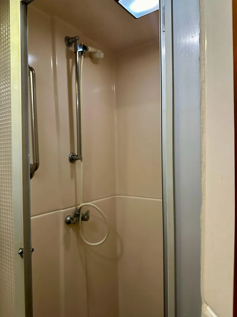 Slide: The Image of Sea Ranger 52 Cockpit MY 1986 - 32