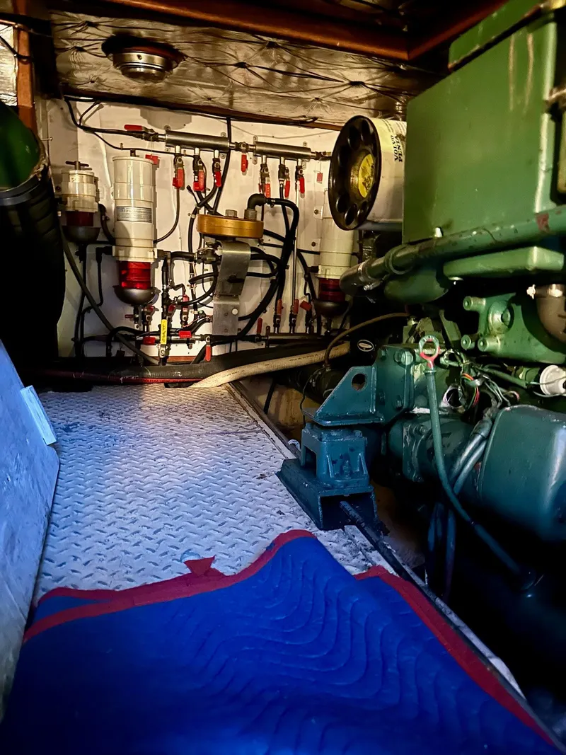 Slide: The Image of Sea Ranger 52 Cockpit MY 1986 - 34