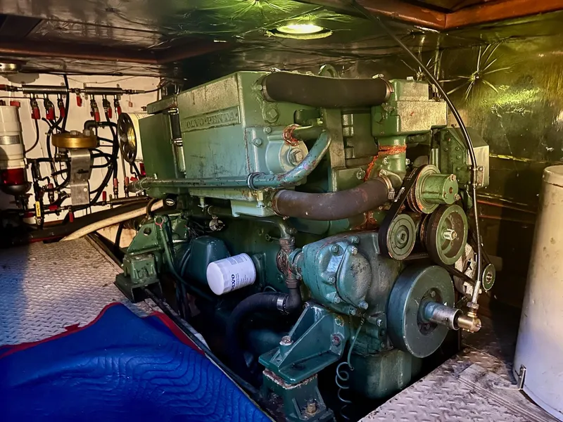 Slide: The Image of Sea Ranger 52 Cockpit MY 1986 - 36