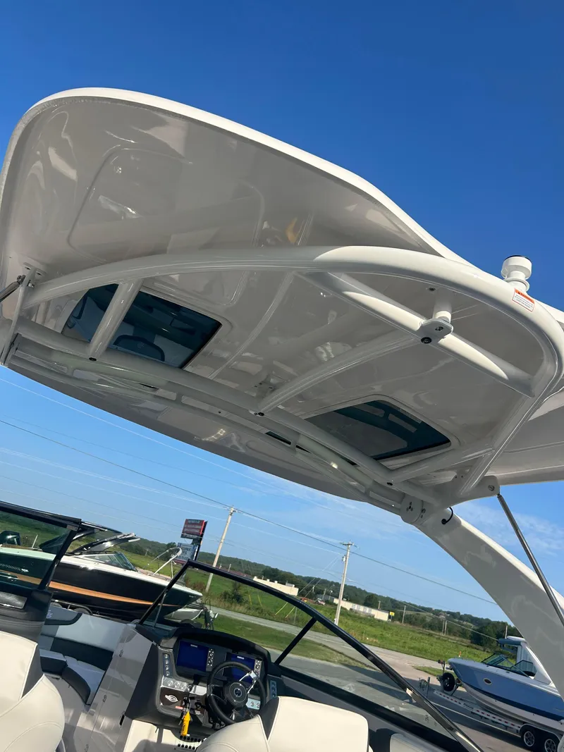 Slide: The Image of Chaparral 30 Surf 2024 - 12