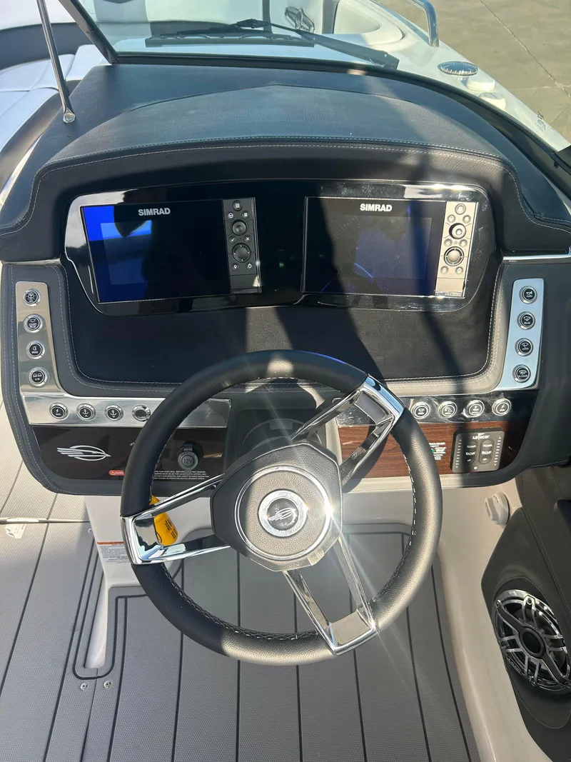 Slide: The Image of Chaparral 30 Surf 2024 - 7