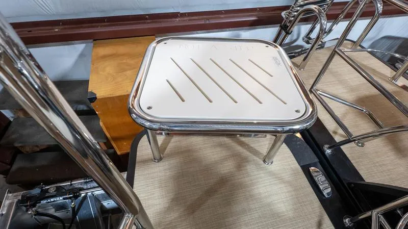 Slide: The Image of Harris Cruiser 230 SLDH 2025, boat deck with stainless steel frame. - 25