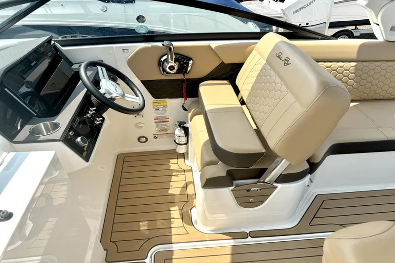 Slide: The Image of Sea Ray SDX 250 2023 - 16