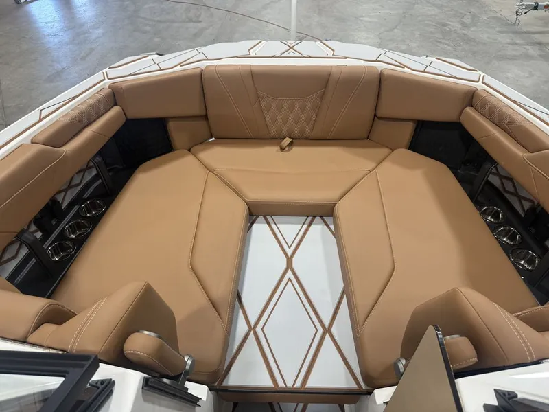 Slide: The Image of Malibu M230 2026 - 4